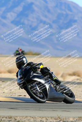 media/Jan-08-2022-SoCal Trackdays (Sat) [[1ec2777125]]/Turn 4 (1145am)/